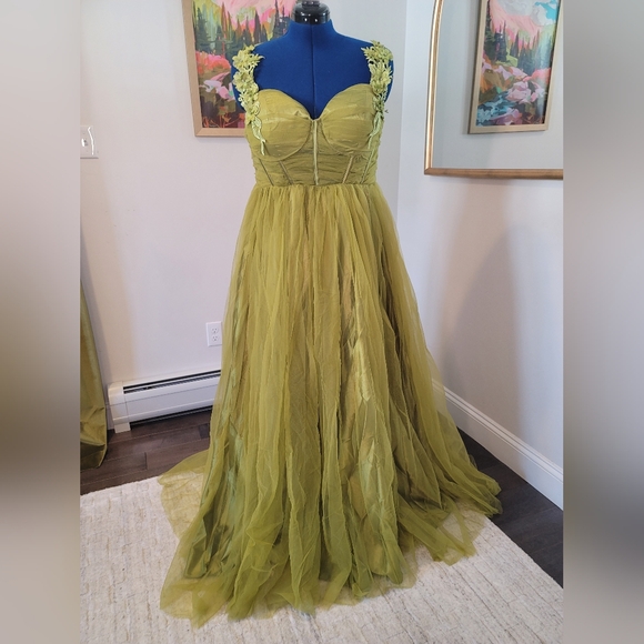 Faeriesty Dresses & Skirts - Faereisty NWOT Chartreuse Ballgown Corset Size 2XL